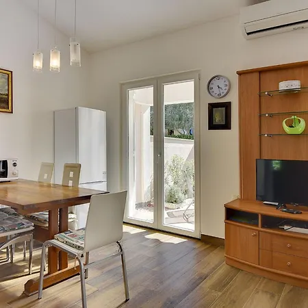 With Terrace And Outdoor Kitchen * Medolino