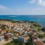 Σπίτι διακοπών In Croatia Near Stunning Beaches