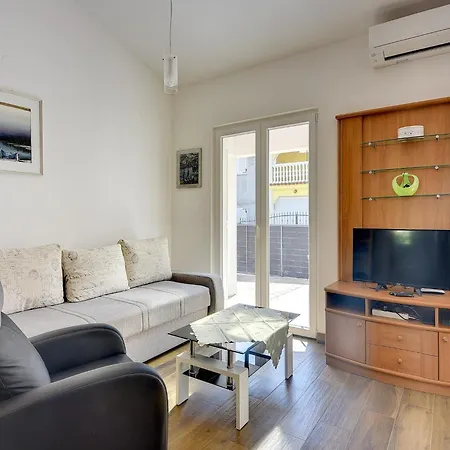 Σπίτι διακοπών In Croatia Near Stunning Beaches *